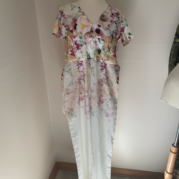 Ombré floral pattern jumpsuit - Picture 1 of 6
